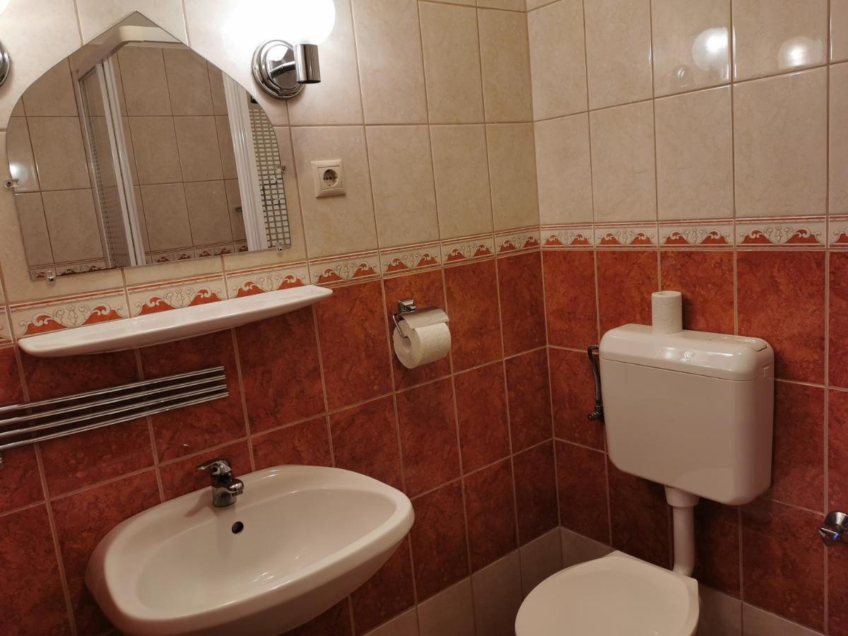 Gizella Apartmanhaus Bük Exteriör bild